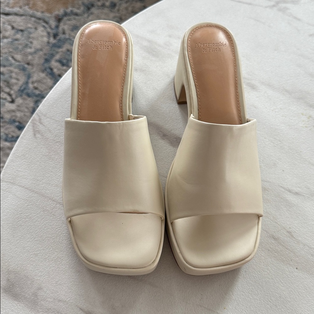 Abercrombie & Fitch Off-White Block Heel Mules